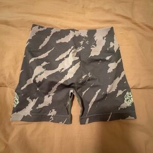 Dark Sport SHE Wolves Gray and Pink Patterned Shorts